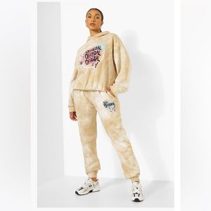 BOOHOO SWEATSUIT SET